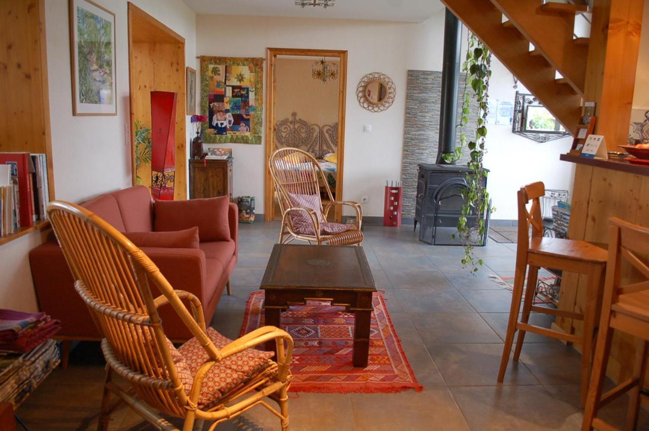 B&B La Maison Des Collines Autour Chambres D'Hotes La Chapelle  外观 照片